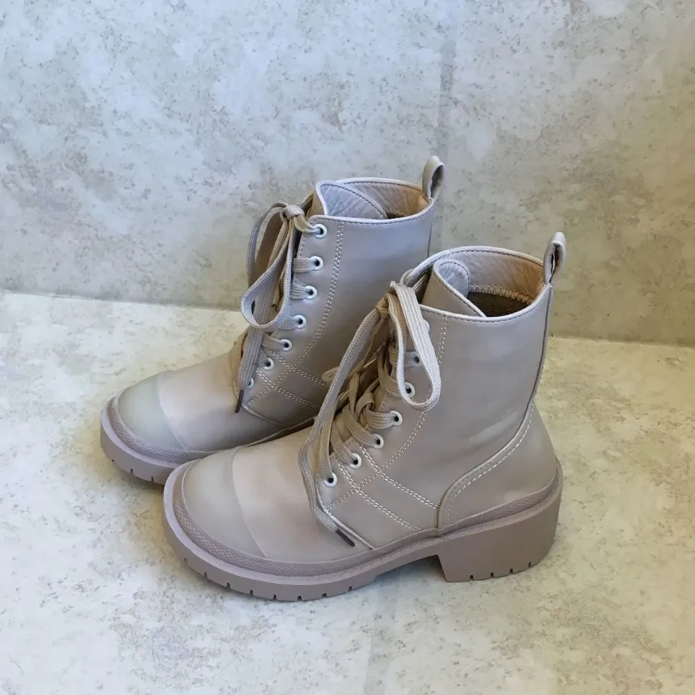 NEW WITHOUT TAGS CAPE ROBBIN UNITE PLATFORM BOOTS‎